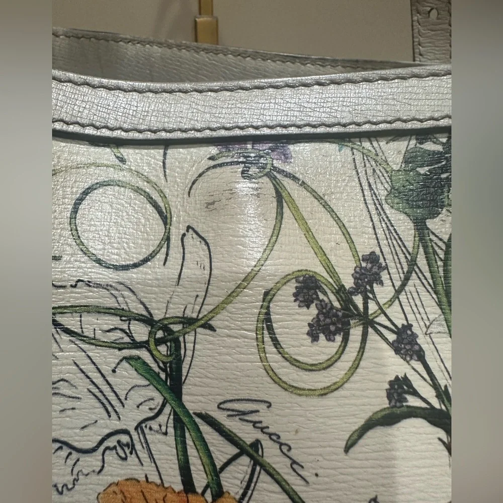 Gucci Flora Infinity Medium Tote Off
White - Picture 6 of 16